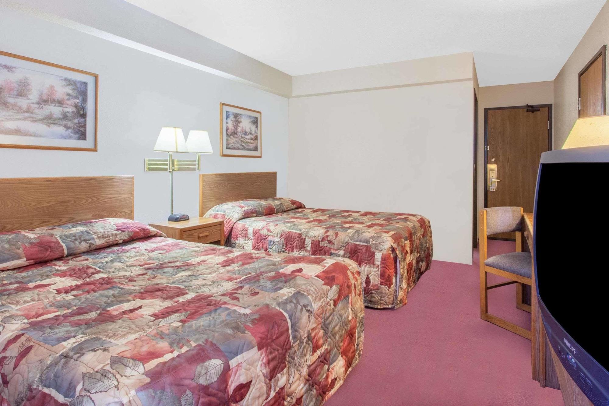 Super 8 By Wyndham Saanichton Victoria Airport Hotel Exterior photo